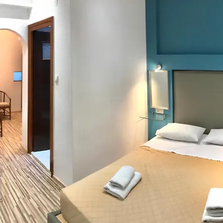 Atlantis Hotel *